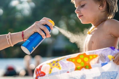 Babies up to 6 Months Old should not Use Sunscreen